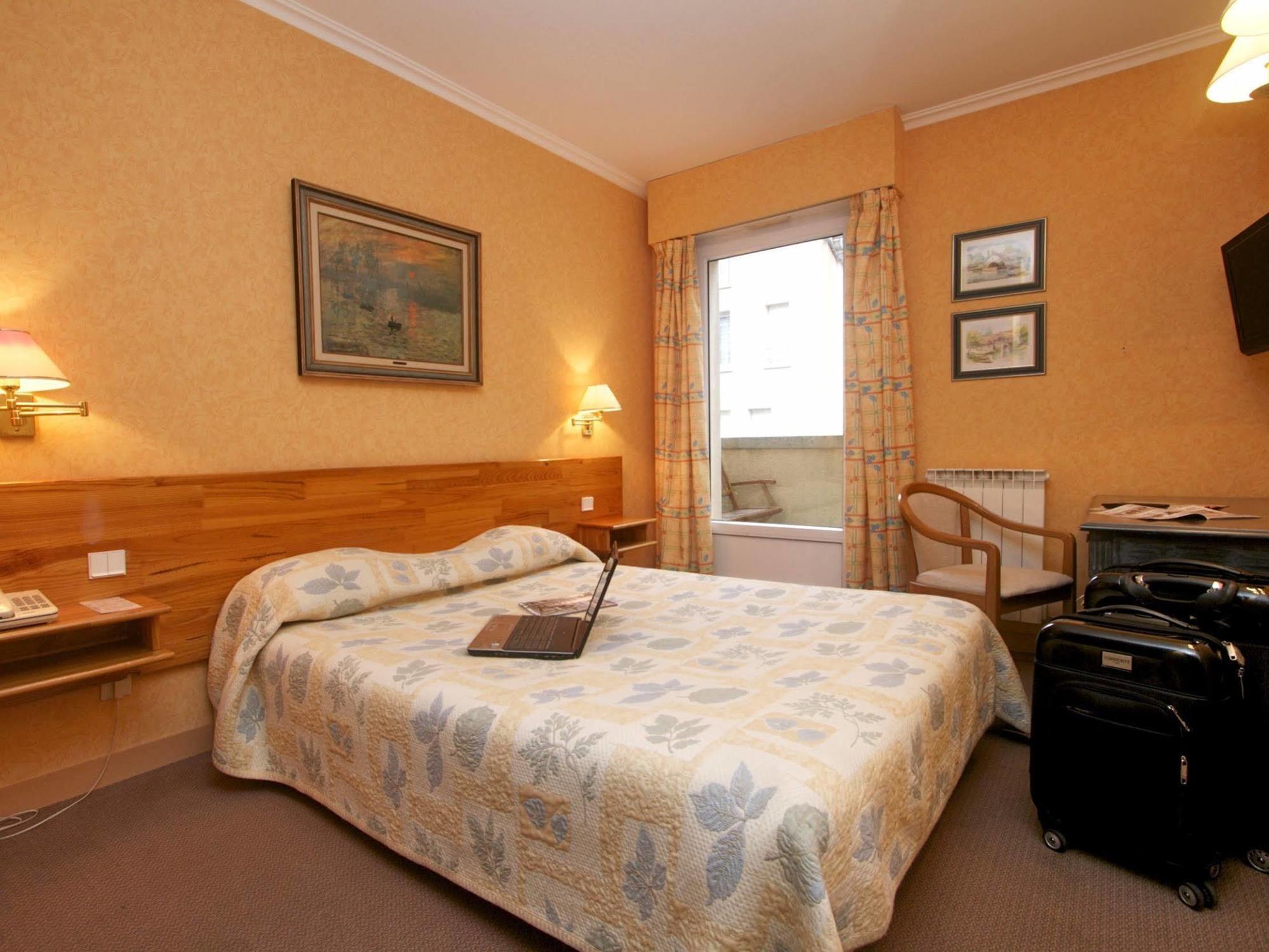 Hotel Sully Nogent-le-Rotrou Exterior foto